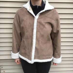 EUC Alfred Dunner petite suede-like fur trim coat jacket